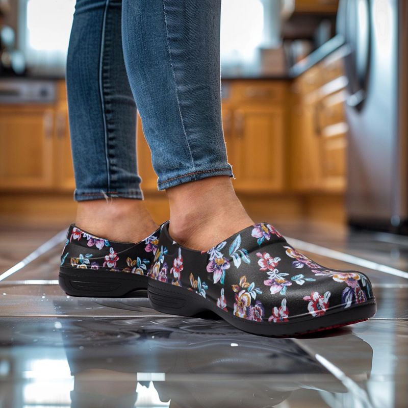 Women's Slip-on Work Shoes image8